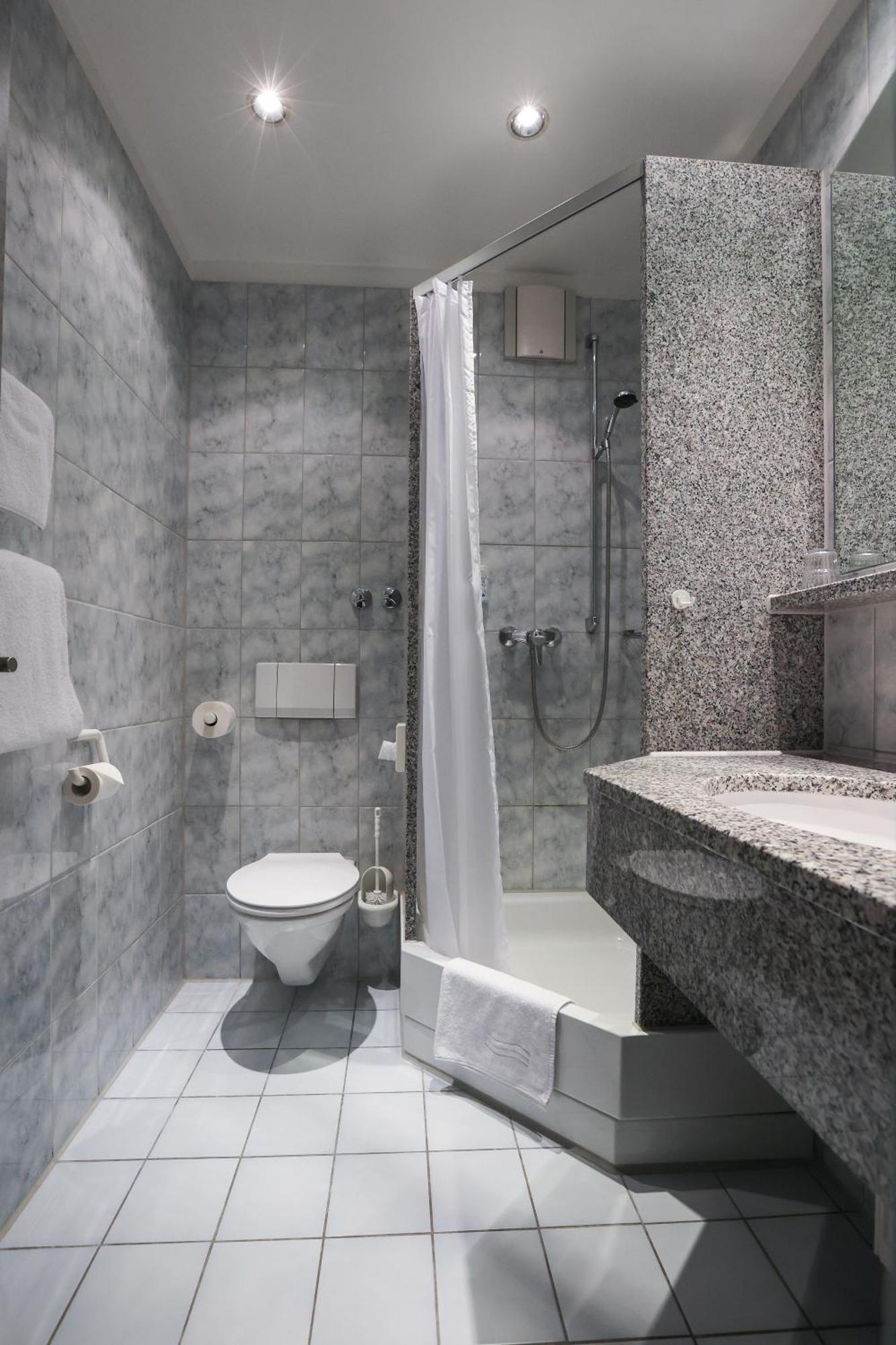 Hotel Blaubeurer Tor Ulm Ngoại thất bức ảnh